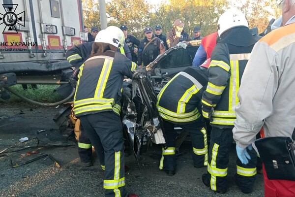 Два ДТП и семь пожаров: как прошли сутки у одесских спасателей фото 4