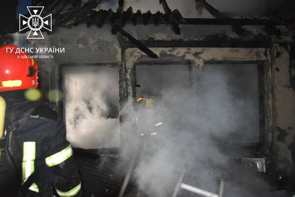 В Аркадии загорелся частный дом фото 3