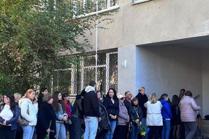 В школе Одессы открыли мемориальную доску в честь погибшего &quot;Роланда&quot; фото 5