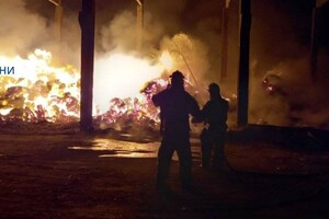 Много пожаров и помощь населению: как прошли сутки у одесских спасателей фото 2