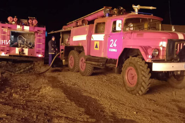 Много пожаров и помощь населению: как прошли сутки у одесских спасателей фото 5