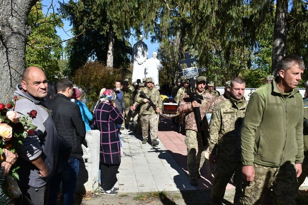 Одеська область попрощалася із ще одним захисником України фото 17