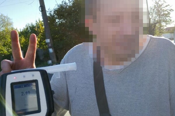 Одесские патрульные задержали сбежавшего водителя BMW, который устроил пьяное ДТП фото 3