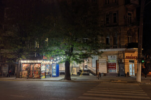 Странная экономия: как в Одессе по вечерам горят вывески и фонари (обновлено) фото 14