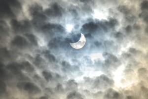 Одесити сьогодні спостерігають часткове затемнення (фото, відео) фото 4