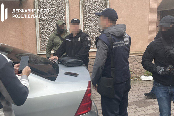 Одесский полицейский попался на взятке в 5000 долларов: пытался &quot;помочь&quot; виновнику смертельного ДТП фото 2