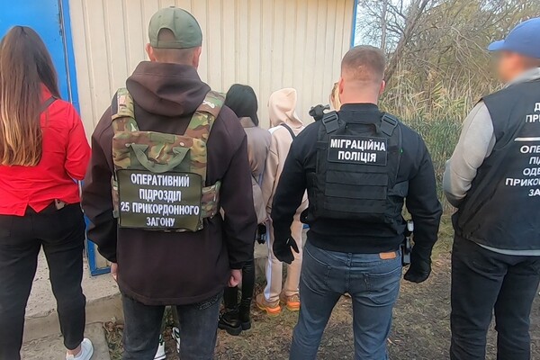 В Одесской области задержали женщину, которая вербовала украинок для проституции в Европе фото 3