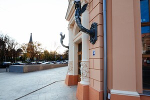 На зданиях в Одессе появились &quot;голубые щиты&quot; фото