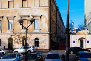 На зданиях в Одессе появились &quot;голубые щиты&quot; фото 8