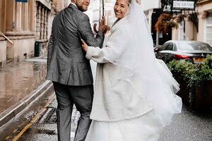 Одесситка-беженка вышла замуж за британца после знакомства в соцсети фото 6