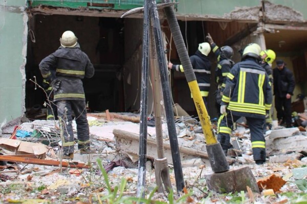В одной из квартир на Краснова произошел взрыв газа: серьезно пострадали два человека фото 5