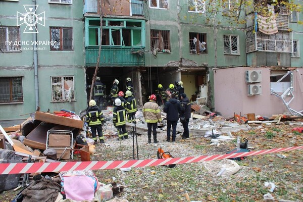 В одной из квартир на Краснова произошел взрыв газа: серьезно пострадали два человека фото 7