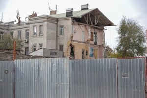 На Мечникова обвалилась часть жилого дома фото 2