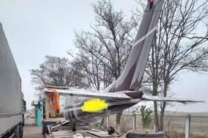 В Одесі на митниці вилучили американський літак: його намагалися провезти на причепі вантажівки до Молдови фото 3
