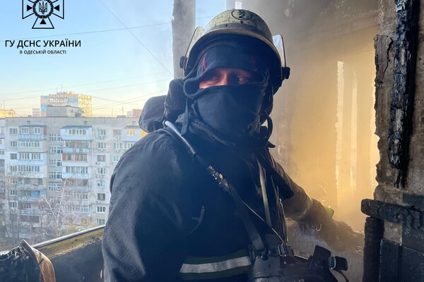 На Таирова загорелась квартира после неосторожного курения  фото 1