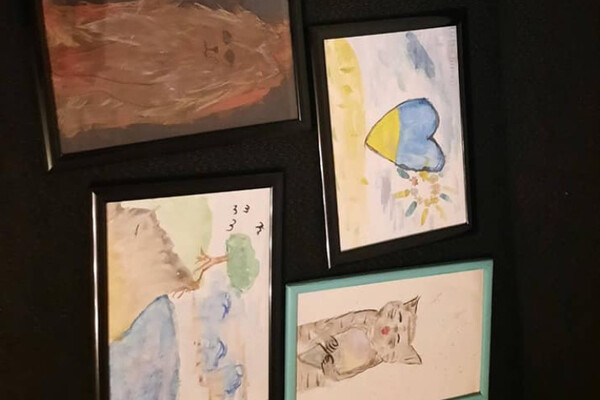Рисовала и продавала в Германии картины с котиками: семилетняя одесситка помогла детям из Николаева фото 4