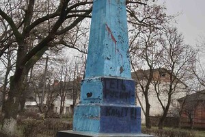 Под Одессой снесли памятник Пушкину фото 1