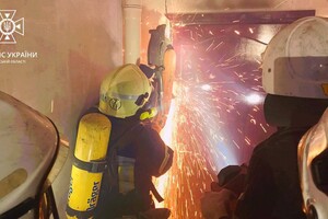 В Одесі на пожежі у 12-поверхівці врятували 16-річну дівчину фото 1