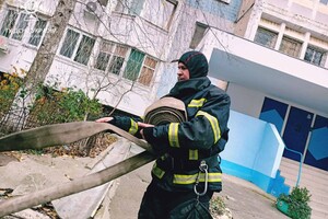 В Одессе на пожаре в 12-этажке спасли 16-летнюю девушку фото 7