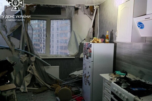 Стіна будівлі в Одеському районі, де вибухнув газовий балон, обрушилася фото 3
