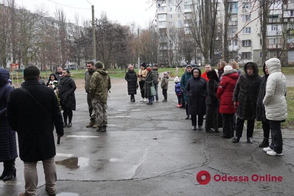 На фасаді школи в Одесі відкрили меморіальну дошку загиблому захиснику фото 9
