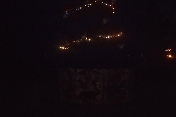 На поселке Котовского установили Новогоднюю елку на аккумуляторах фото