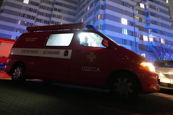 Пожар в ЖК "Альтаир-1" и уничтожение взрывчатки: как прошли сутки у одесских спасателей фото 3