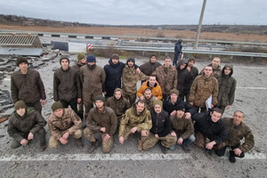 В Одесскую область вернулись трое освобожденных из плена защитников острова Змеиный фото 5