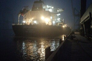 Ждут проверку месяц: за двое суток из портов Одесской области вышли девять судов фото 3