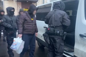 Полиция задержала &quot;вора в законе&quot;, который должен был собирать деньги в Одессе фото 1