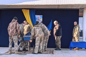 На Одещині попрощалися з військовим, загиблим від авіаудару по казармі в Миколаєві фото 3