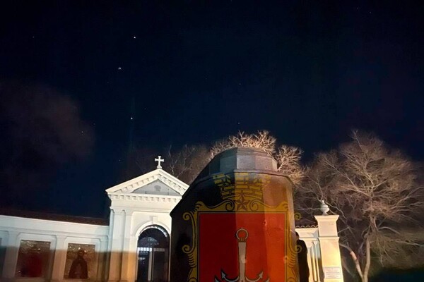 Вночі в Одесі знесли пам'ятники Катерині ІІ та Суворову фото 2