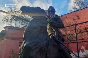 Памятник Суворову и Екатерине уже в Художественном музее: за их хранение будут платить (фото) фото 6