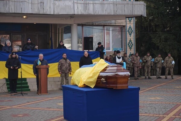 На Одещині попрощалися з двома загиблими героями фото 2