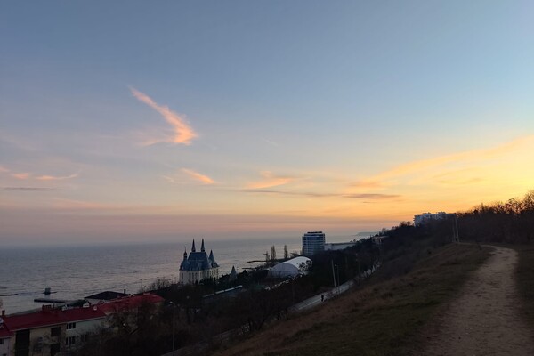 Одесситы наблюдали первый красочный закат 2023 года (фото) фото 4