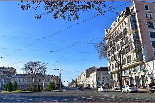 Как выглядит Одесса в 2023 году: первый новогодний фоторепортаж  фото 9
