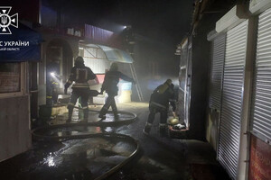 В Одессе на Таирова горело кафе фото 7