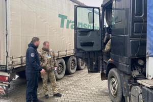На Одесской таможне нашли российский и белорусский грузовики с грузом на 12 миллионов фото
