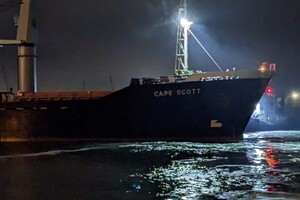 В пятницу из портов Одесской области вышли 11 судов фото