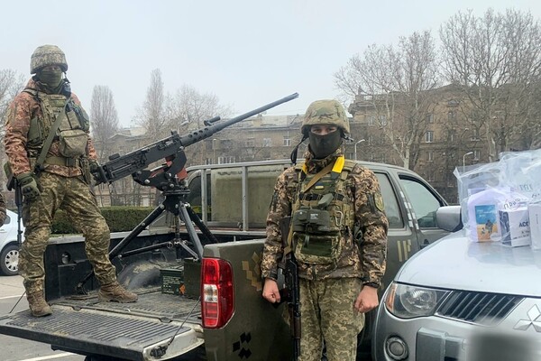 Аграрии Одесской области передали подразделениям ПВО тепловизоры и пикап фото 3
