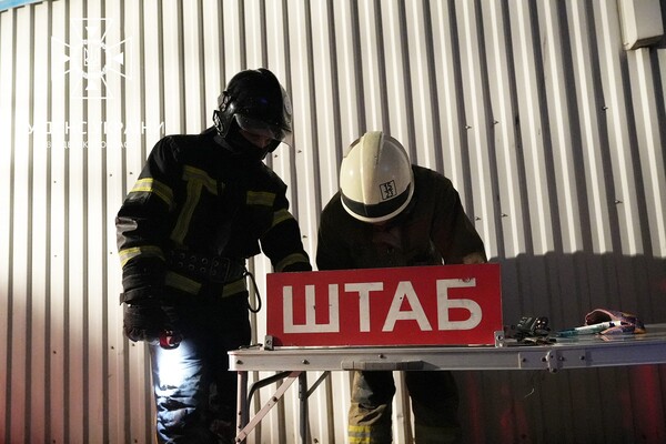 Пожар в торговых павильонах и смертельное ДТП: как прошли сутки у одесских спасателей фото 1