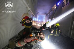Пожар в торговых павильонах и смертельное ДТП: как прошли сутки у одесских спасателей фото 4