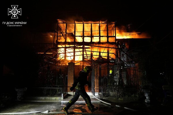 Под Одессой горели жилые дома и гаражи из-за генератора: есть пострадавшие фото 6