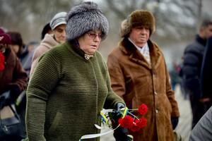Гасили марку и возлагали цветы: одесситы почтили память жертв Холокоста  фото 1