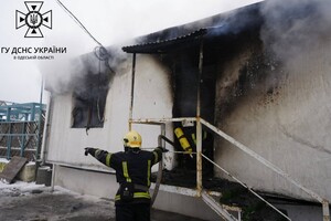 На одеському узбережжі згоріло кафе: загинув чоловік фото 2