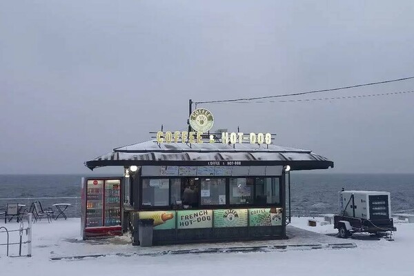 Гололед и санки: в Одессу пришла настоящая зима (фото) фото 1