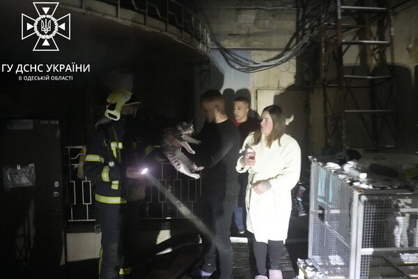 На Жуковского горел хостел: эвакуировали 24 человека фото 4