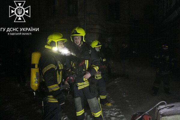На Жуковского горел хостел: эвакуировали 24 человека фото 6