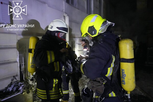 На Жуковского горел хостел: эвакуировали 24 человека фото 7