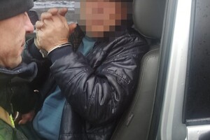 В Одессе 70-летний пенсионер угнал Land Cruiser Prado и поехал кататься фото 1